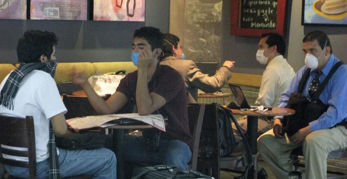 Cubrebocas será otra vez obligatorio en espacios cerrados en Nuevo León.