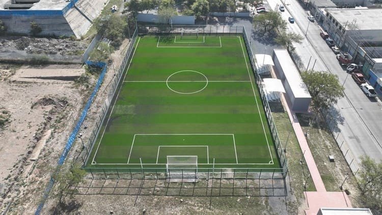La cancha de la colonia Croc en Monterrey fue renovada con una inversión de 9 MDP.