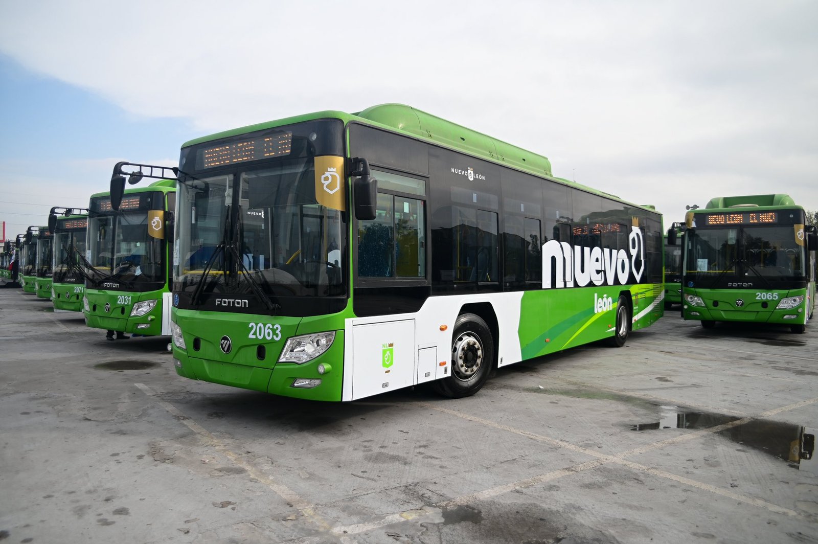 El Gobierno del Estado de Nuevo León busca reclutar por lo menos mil 600 operadores de camiones para sumarse al programa Muevo León.