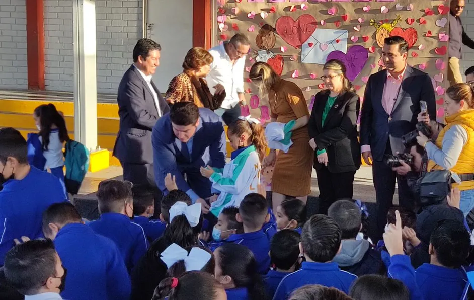 El gobernador Samuel García dio inicio con el programa de escuelas de Tiempo Completo, Escueleón.