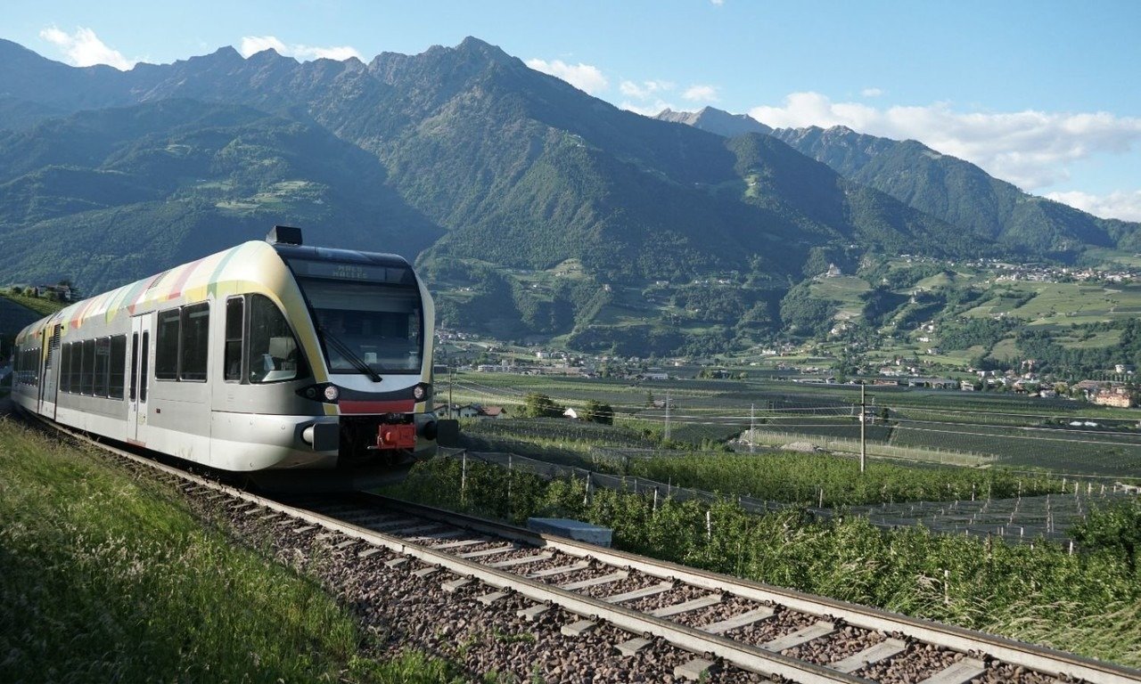 Tren suburbano comenzará construcción este año.