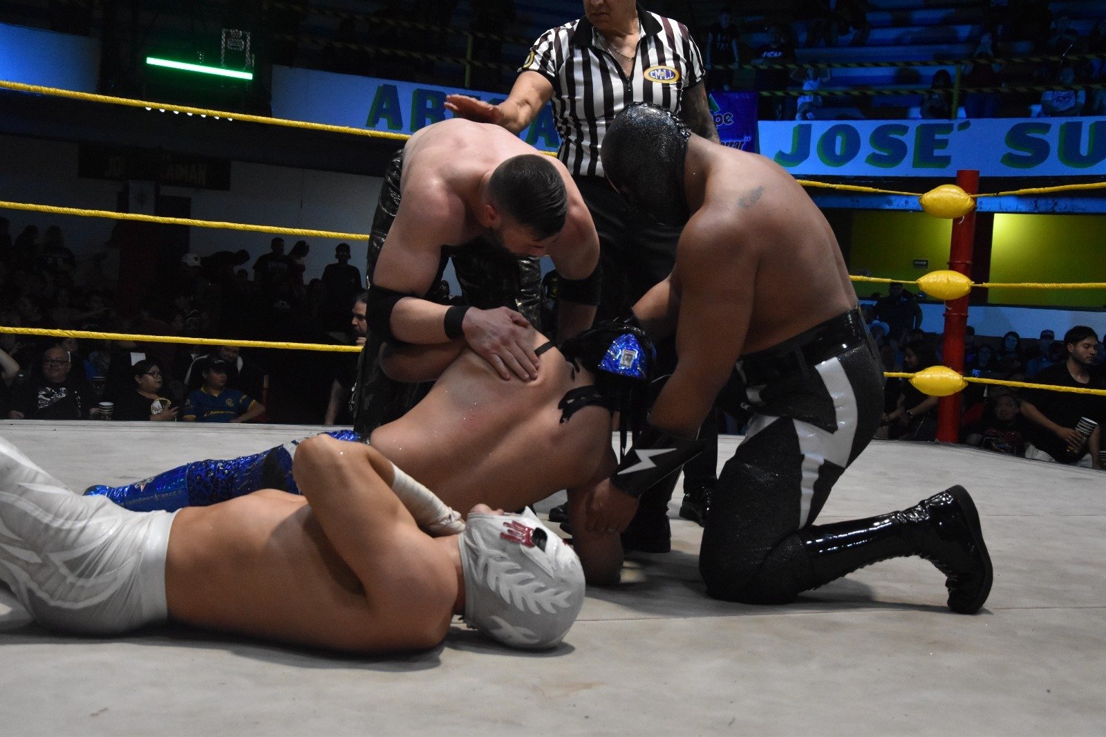 Mortal atrás de Komander define la estelar ante Soberano Jr