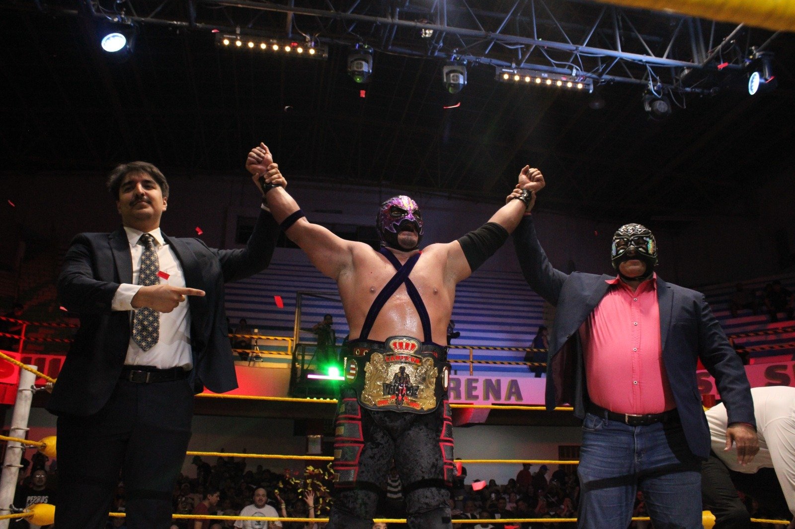 Rey Hechicero mantiene el título Alto Voltaje sobre Xelhua