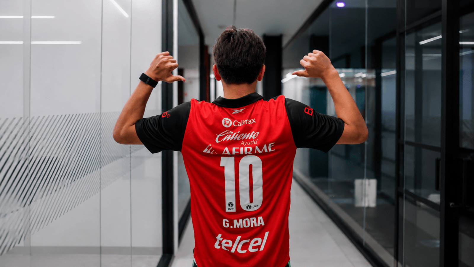 Tijuana blinda a Gilberto Mora con contrato hasta el 2029