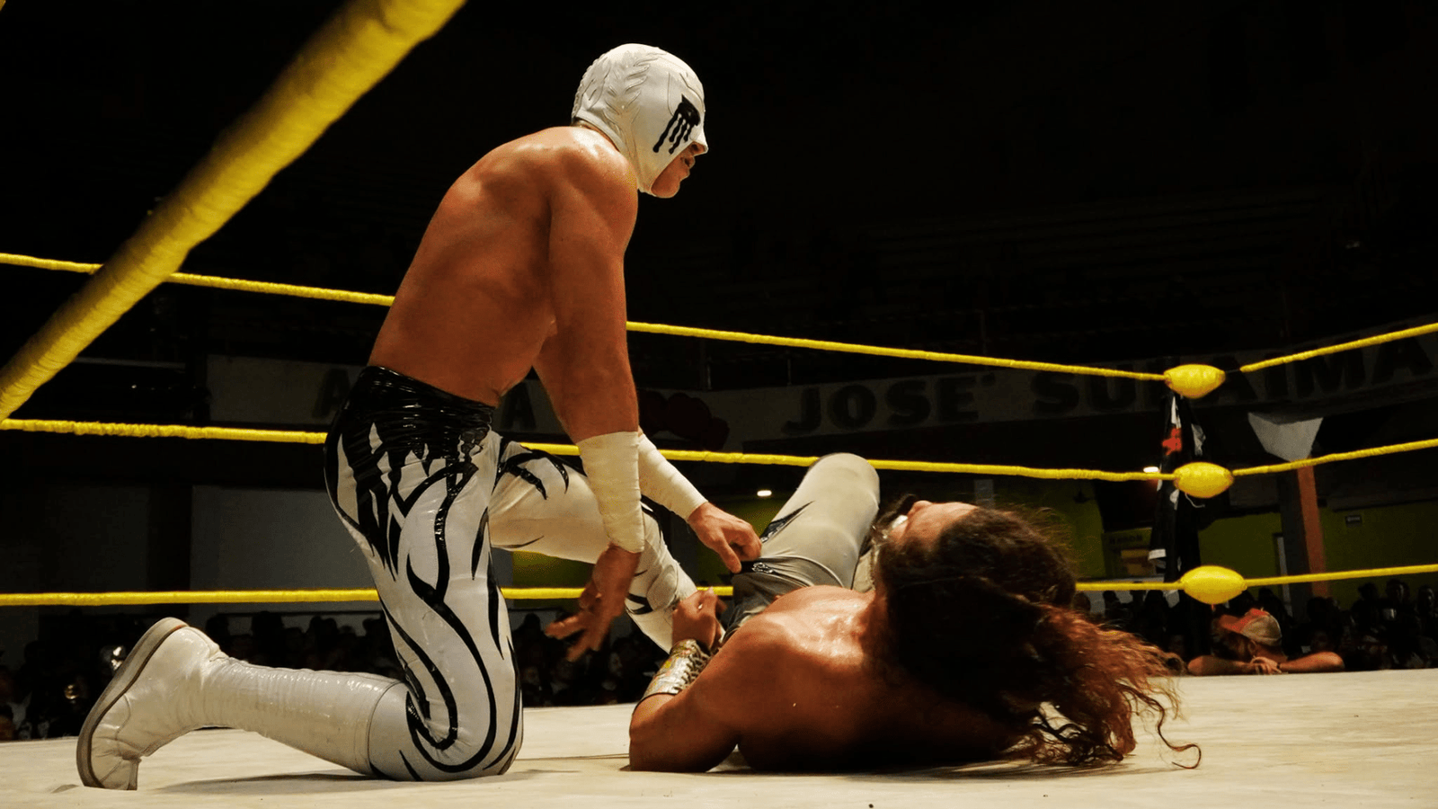 ¡Impactante! Lucha en Monterrey termina con victoria de Soberano